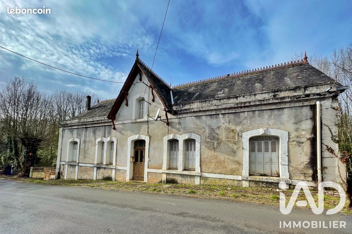 Maison 8 pièces 210 m² · à Juillac · 210 m² · 59 900 €