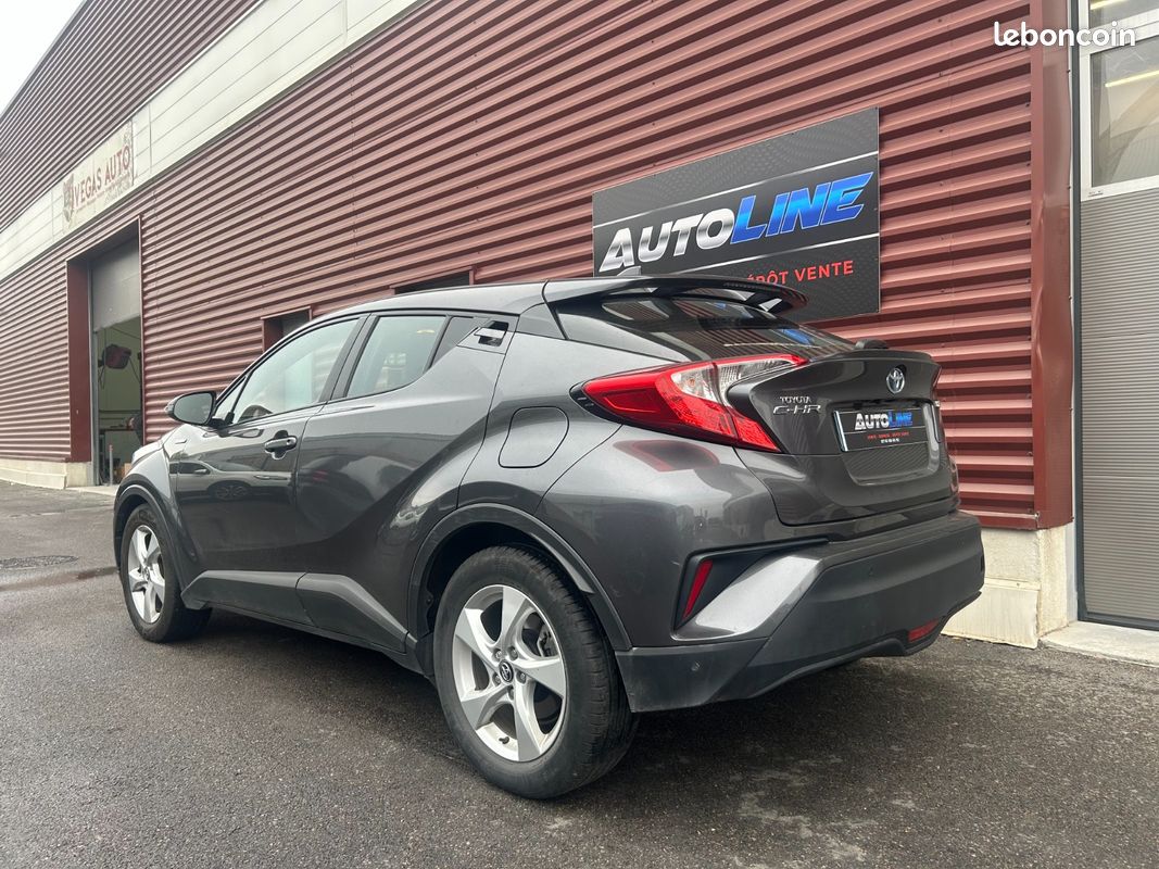 TOYOTA C-HR HYBRIDE PRO RC18 Dynamic Busines/Entretien complet/Garantie 12 mois (image 3)