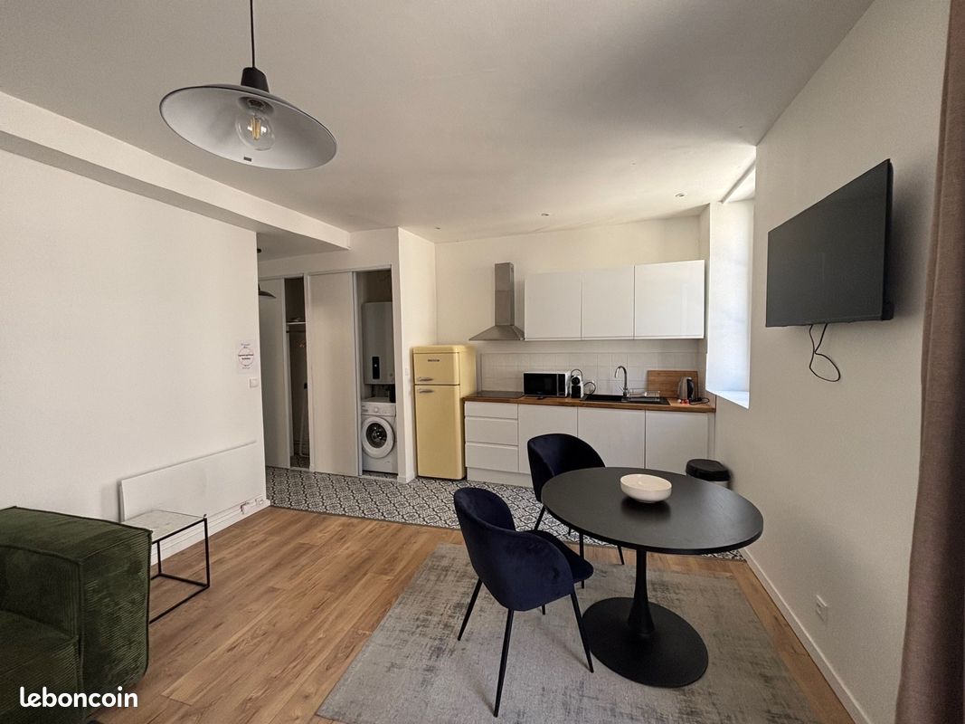 Immeuble 12 pièces 243 m² · à Cognac · 243 m² · 490 000 €
