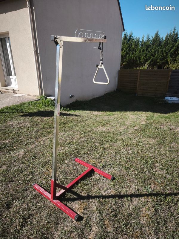 Potence de lit sur pied avec poignée triangle – bon état (image 3)