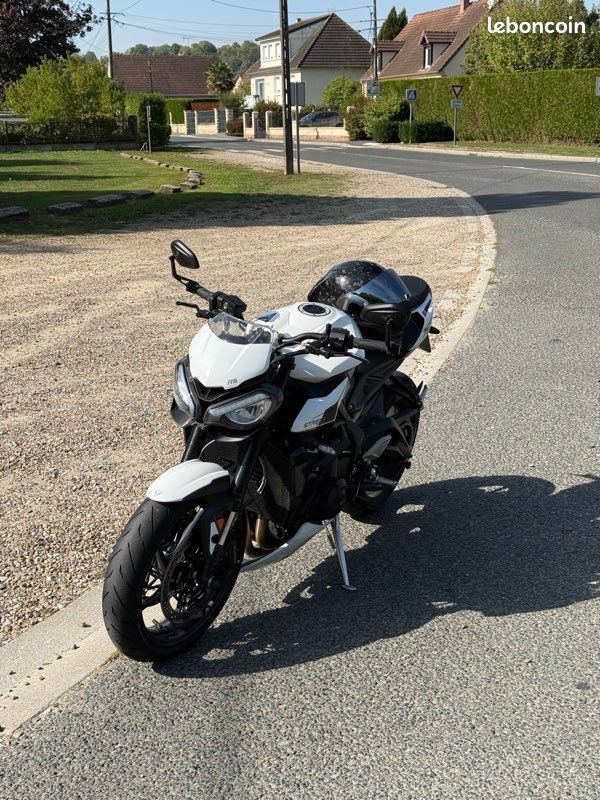 Triumph Street Triple R A2 (image 3)