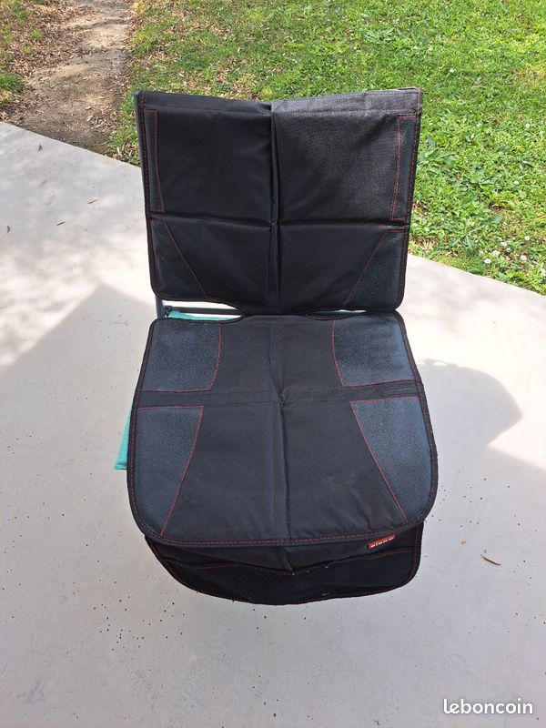 Protection voiture pour siège auto bébé (image 1)