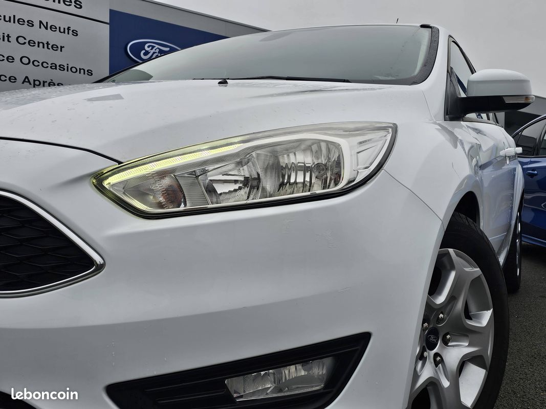 FORD Focus 1.0 EcoBoost 100 S&S 99g Trend (image 3)