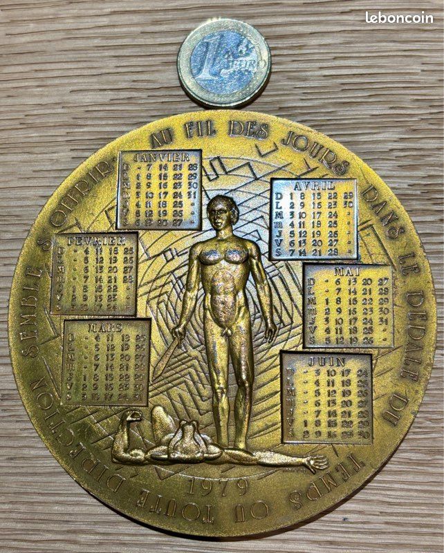 Magnifique et Rare Médaille en Bronze Calendrier Année 1979 (image 1)