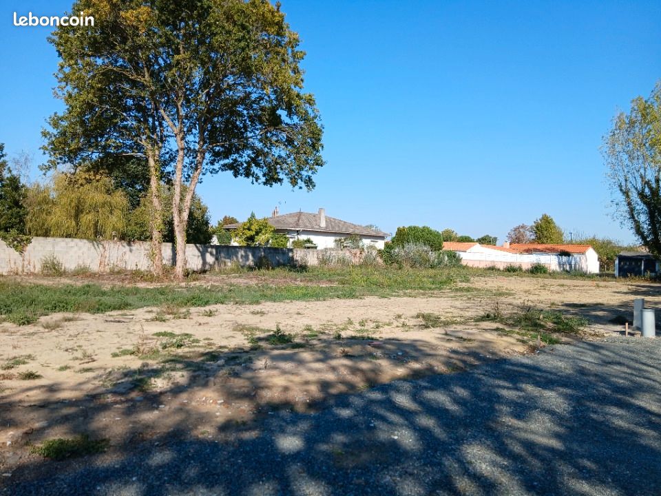 Terrain 410 m² · aux Sables-d'Olonne · 153 000 €