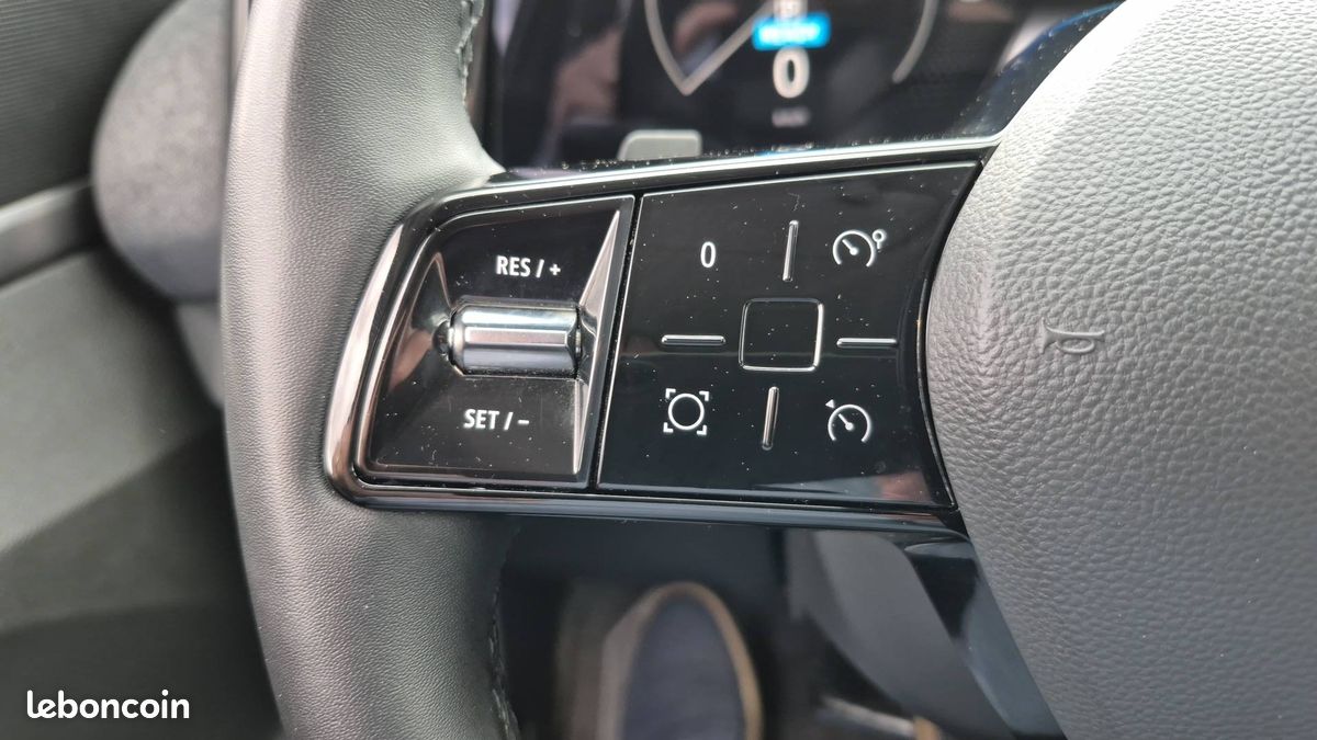 RENAULT Megane E-Tech EV40 130ch standard charge Equilibre (image 22)