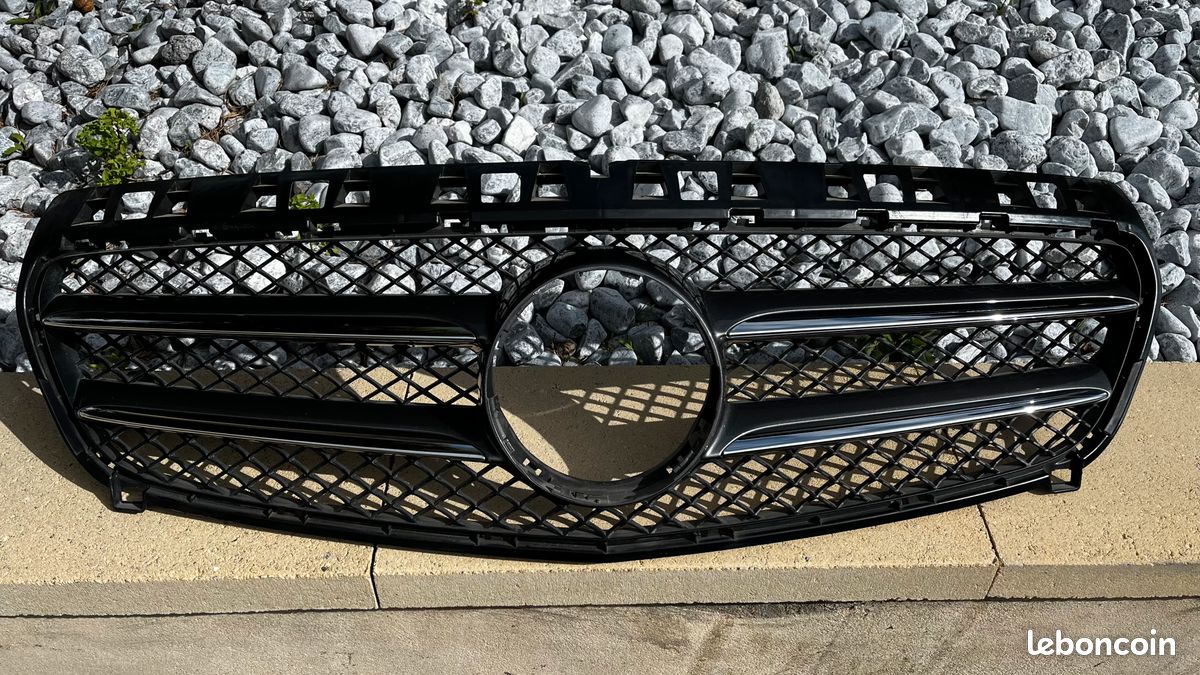 Grille de calandre Mercedes Classe A W176 (image 1)