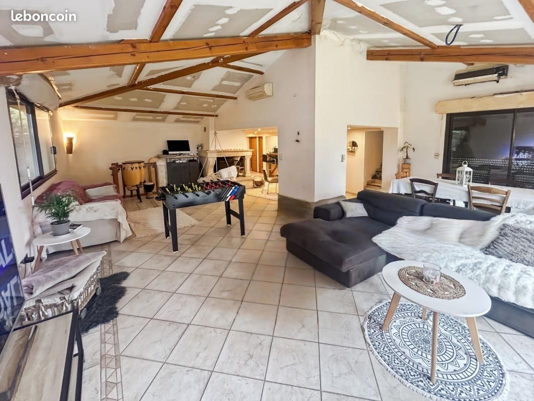 Maison 6 pièces 138 m² · à Layrac · 138 m² · 182 000 €