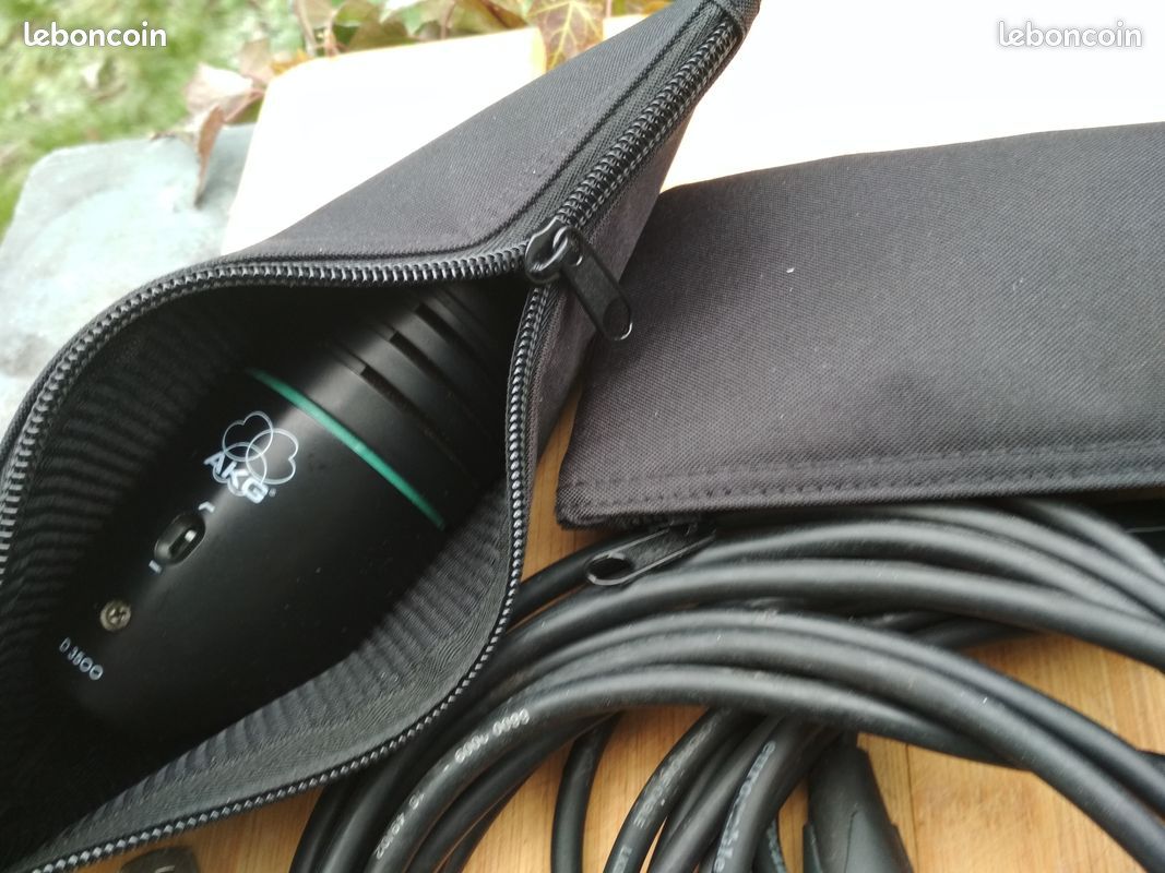 2 X AKG D35oo (image 3)