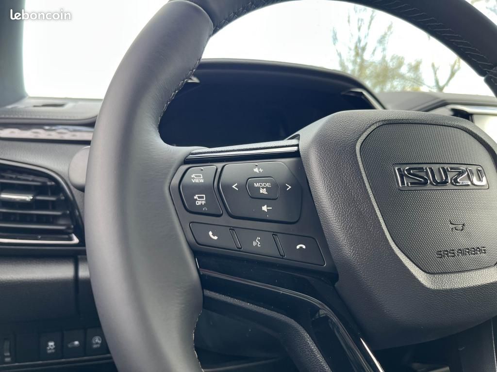 ISUZU D-MAX NOUVEAU * 39 158 HT *SPACE CABINE 2.2L D NITRO SPORT BVA8 4x4 PICK UP 2026 (image 8)
