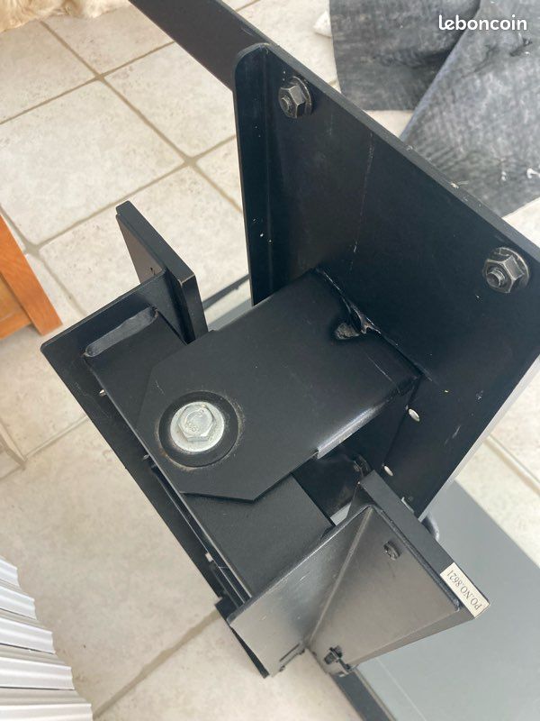 Meuble / support télé moderne, costaud et pratique (image 3)
