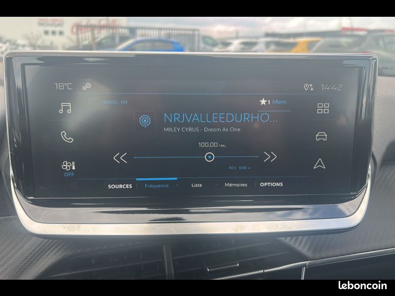 Peugeot 2008 Hybrid 136 e-DCS6 Style (image 17)