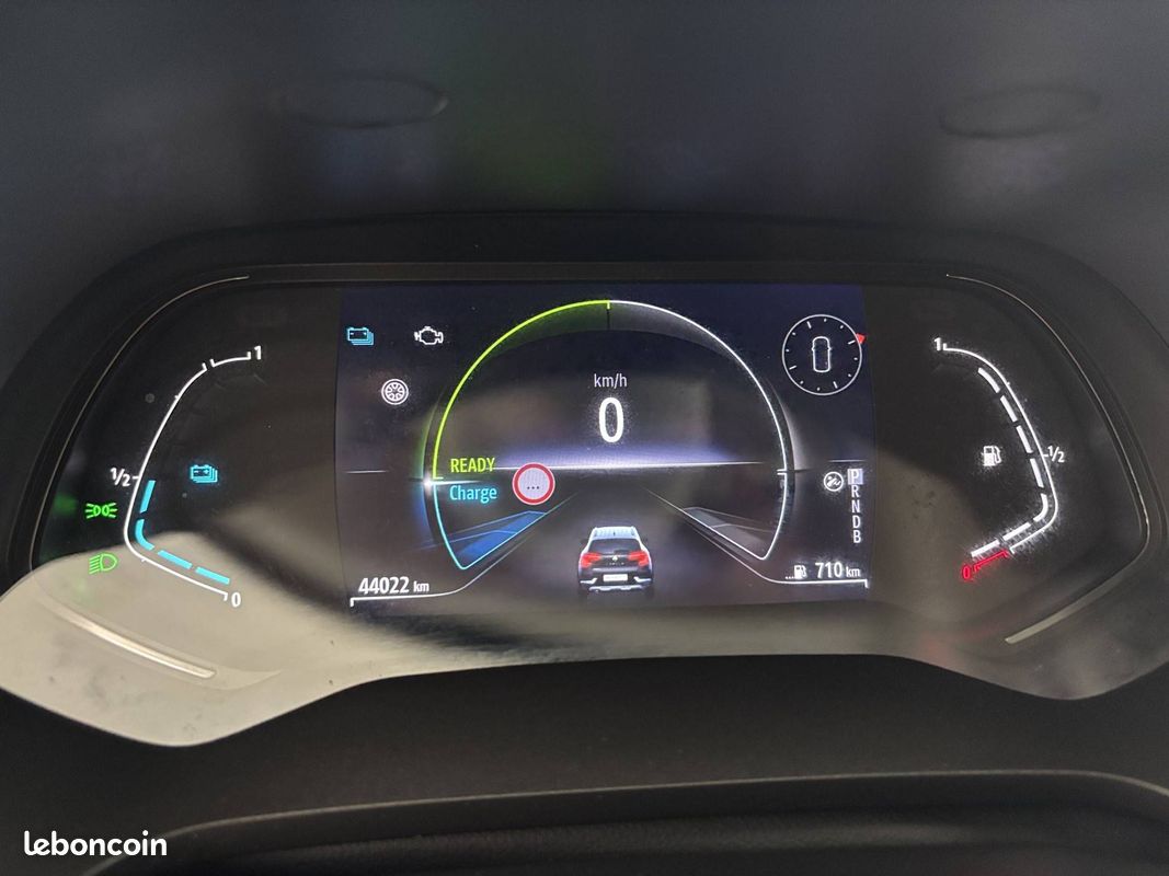 RENAULT Captur E-Tech 145 - 21 Business (image 17)