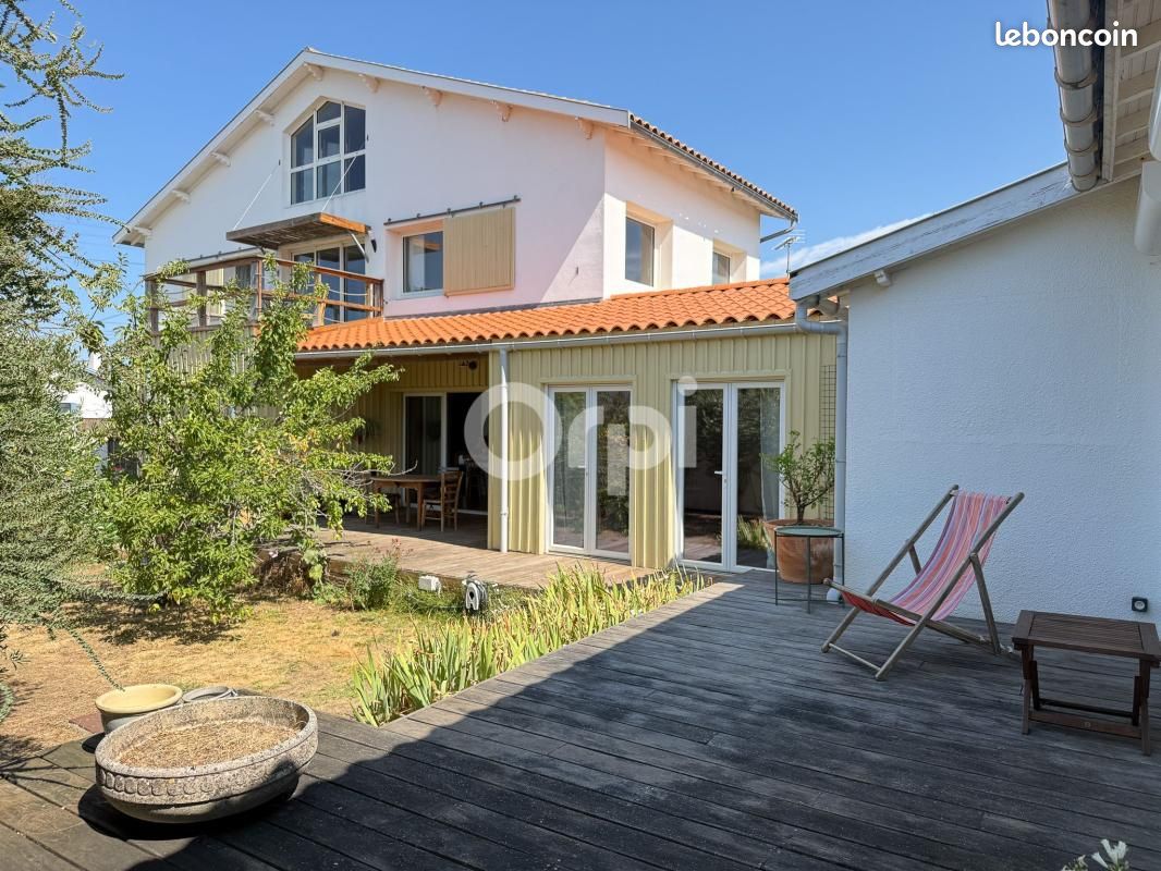 Maison 7 pièces 230 m² · à Fouras · 230 m² · 889 500 €