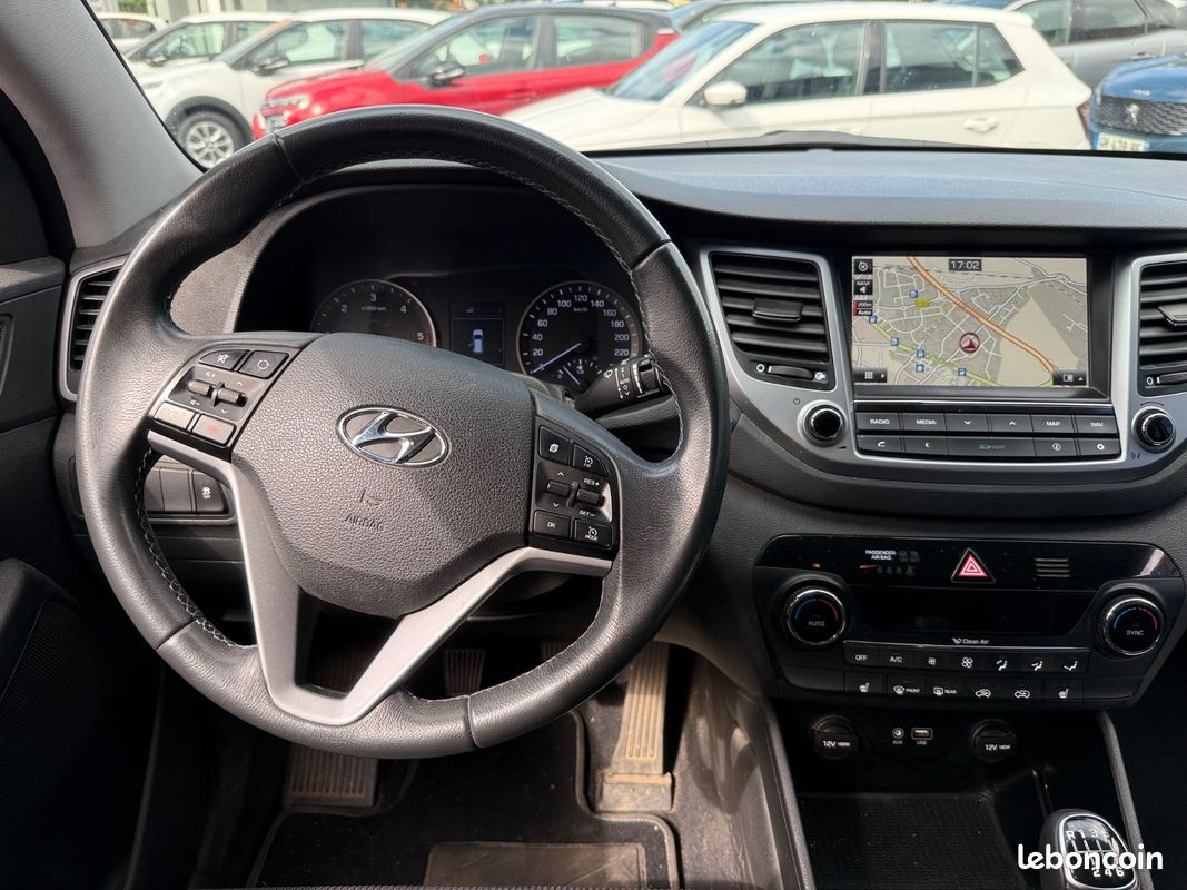 Hyundai TUCSON 1.7 Executive 116CH / Première main (image 9)