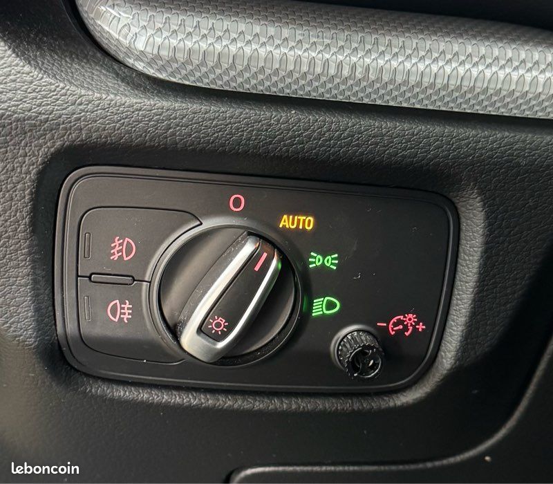 Garantie 12 mois Audi A3 III 1.4 TFSI 122 ch Ambiente / Climatisation automatique / Régulateur de vitesse / Bluetooth / Écran multimédia / GPS / Radar de stationnement arrière (image 8)