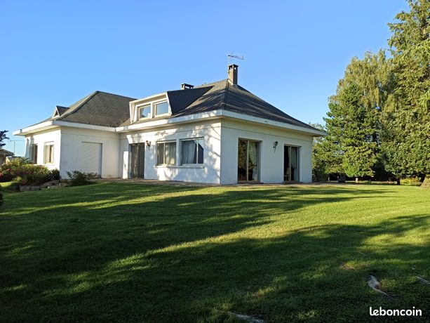 Maison sur 5300 m² à Neufchef