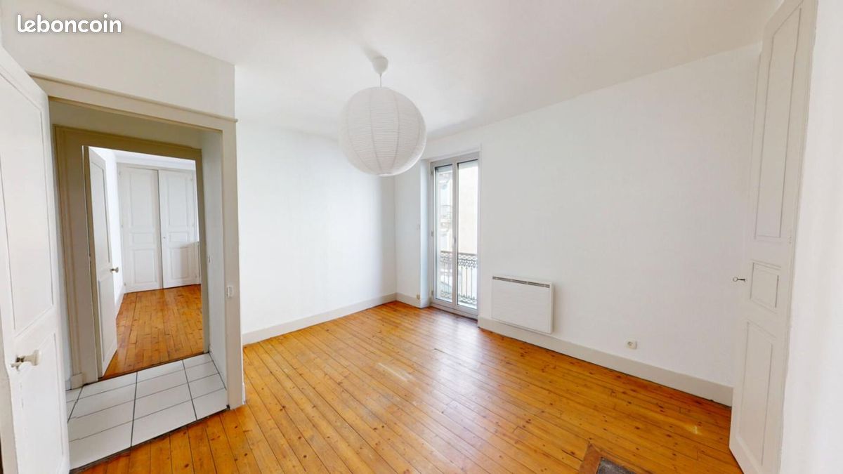 Appartement 2 pièces 52 m² · à Grenoble · 52 m² · 99 000 €