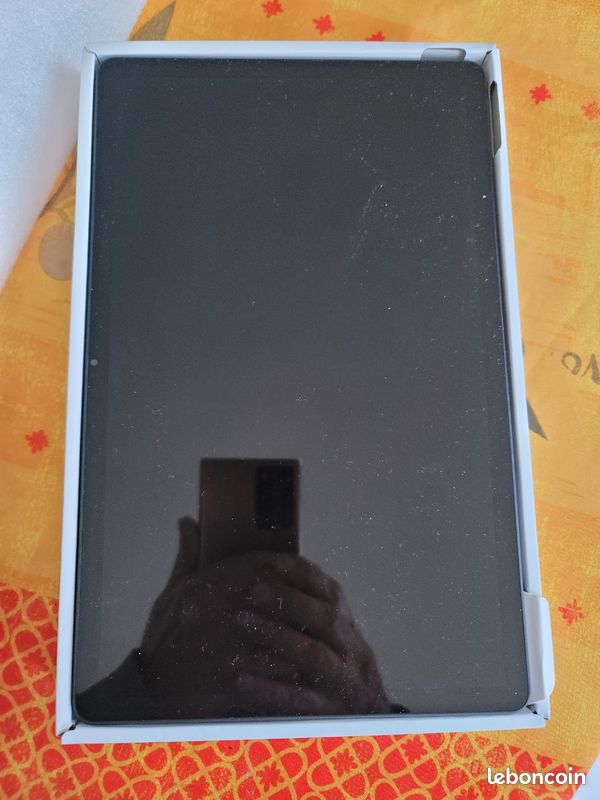 Tablette Lenovo TAP P11..11.2k plus.128GO avec protection cuir servi 1 fois neuve valeur neuve 307,18 avec facture vendu 250e (image 2)