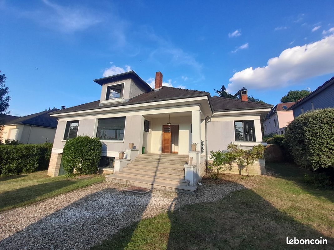 Maison 8 pièces 186 m² · à Le Pecq · 186 m² · 2 950 €/mois