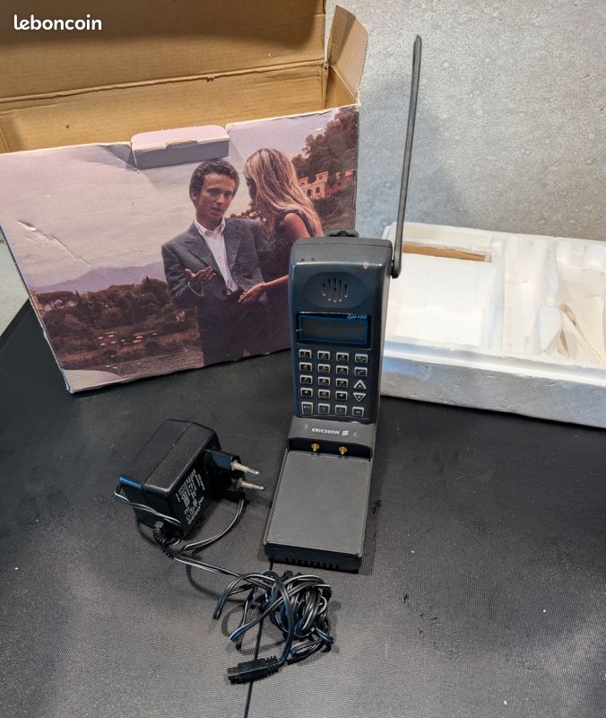 Téléphone portable vintage Ericsson GH198 GSM – boîte et chargeur d’origine (image 2)