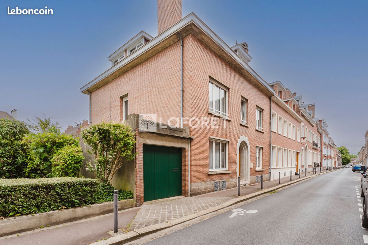 Maison 9 pièces 207 m² · à Douai · 207 m² · 369 900 €