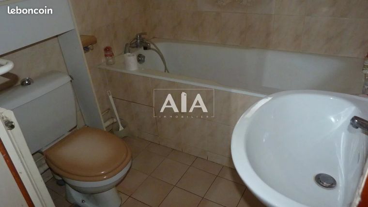 https://img.leboncoin.fr/api/v1/lbcpb1/images/b2/21/e8/b221e8bfb38341a1eacf70a664538c922179905a.jpg?rule=ad-image