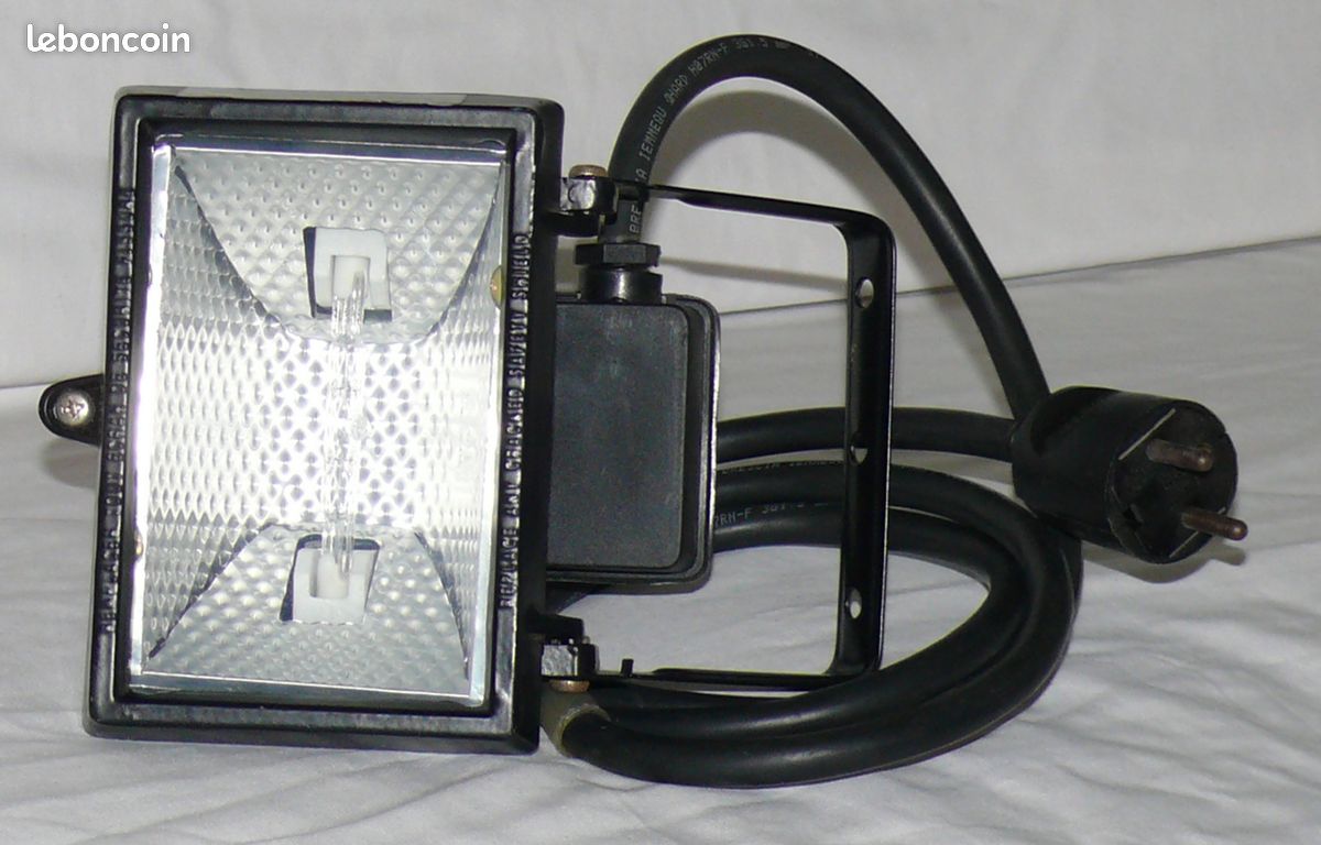 Projecteur halogène 150 W avec lampe (image 1)