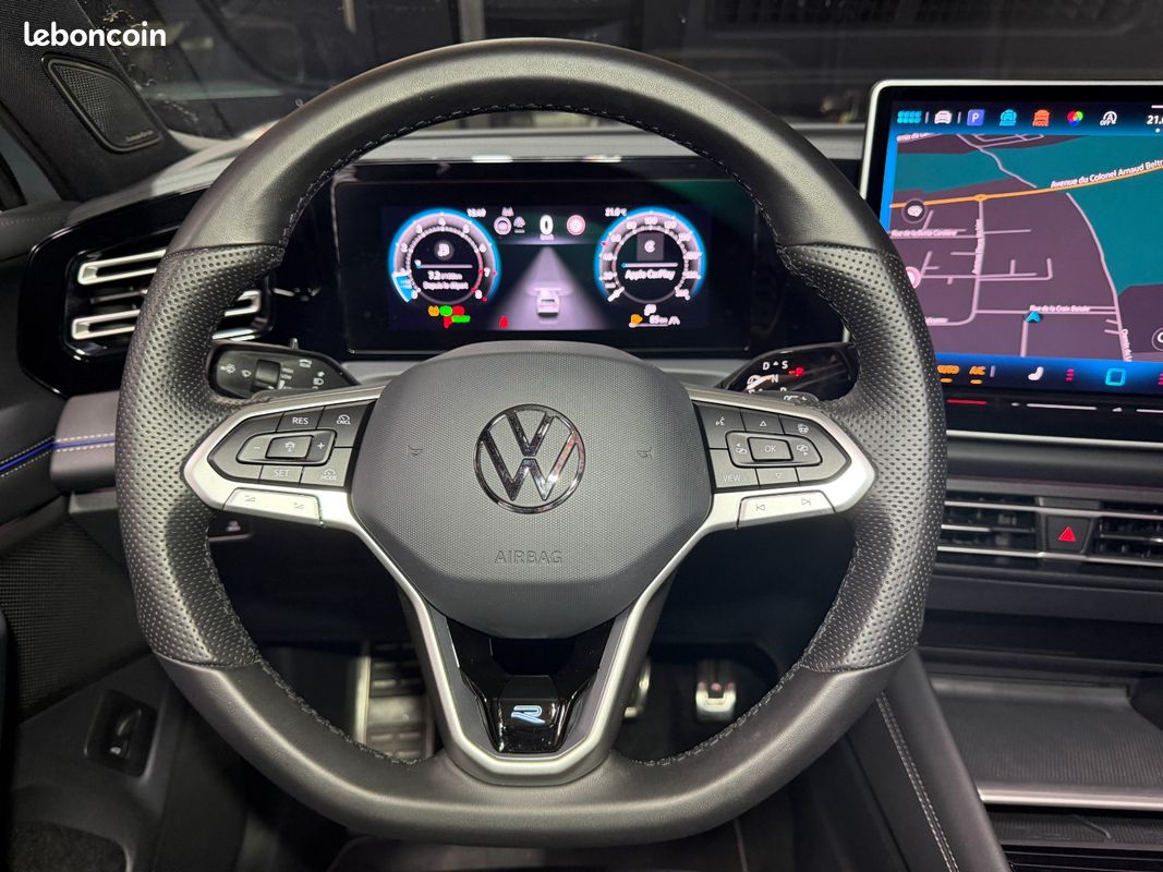 VOLKSWAGEN TIGUAN 1.5 eTSI 150ch DSG7 R-Line - Toit ouvrant / Harman Kardon / Camera 360 / Attelage (image 12)