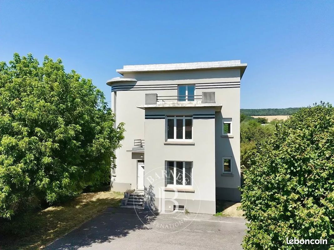 Maison 8 pièces 247 m² · à Belleville · 247 m² · 300 000 €