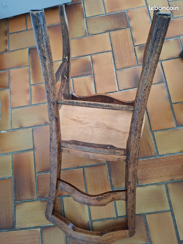 Petite chaise ancienne (image 3)