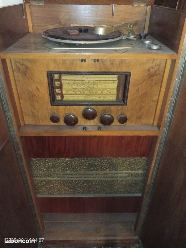 Meuble Vintage Années 40/50 Pour Radio Et Tourne-disque - Loupe D'orme, Fabriqué En France