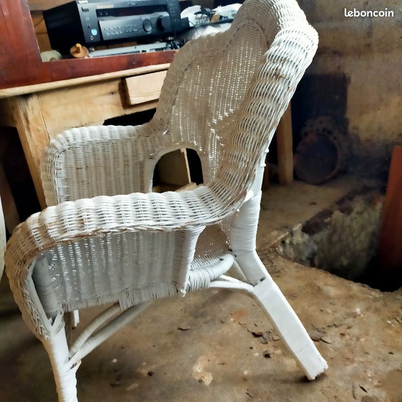 Fauteuil rotin blanc (image 2)