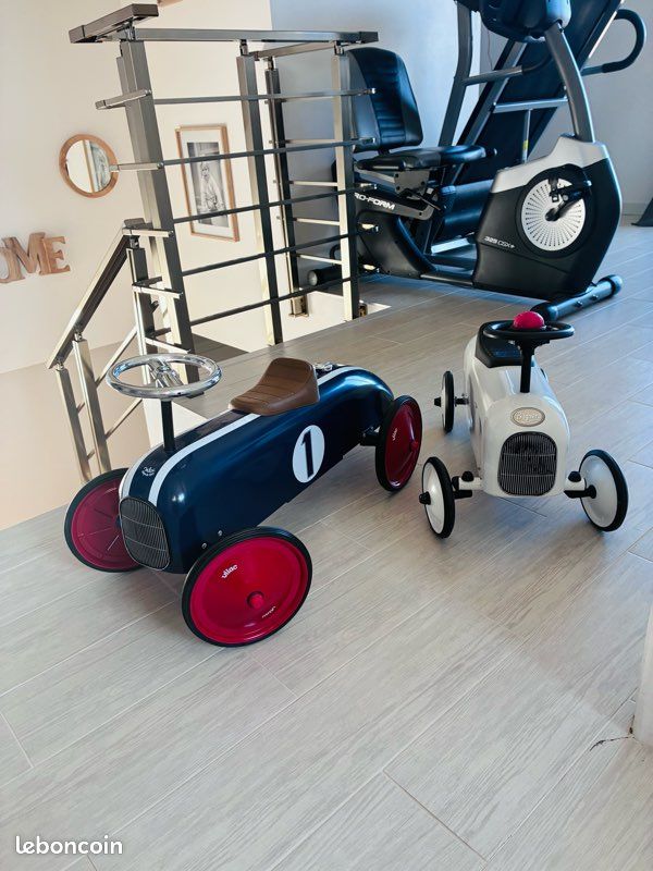 🚗 Deux magnifiques voitures à pédales pour enfant – marque Baghera & Vilac (image 1)