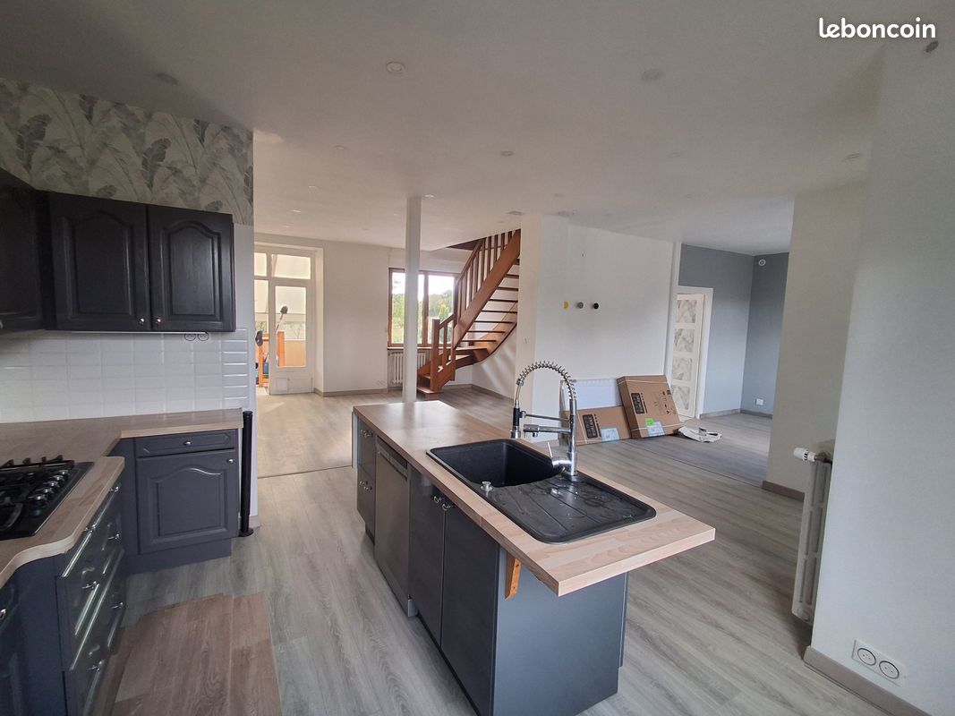 Maison 7 pièces 132 m² · à Brasparts · 132 m² · 800 €/mois