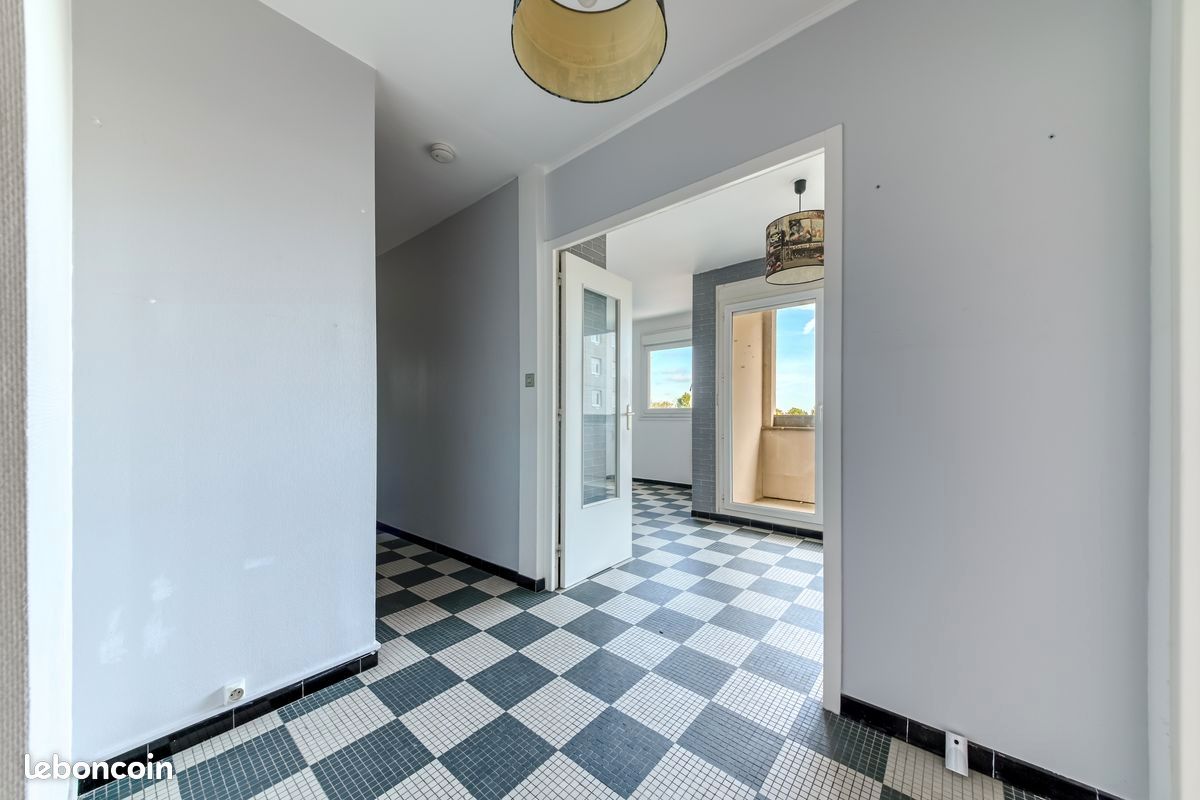 Appartement 4 pièces 82 m² · à Écully · 82 m² · 165 000 €