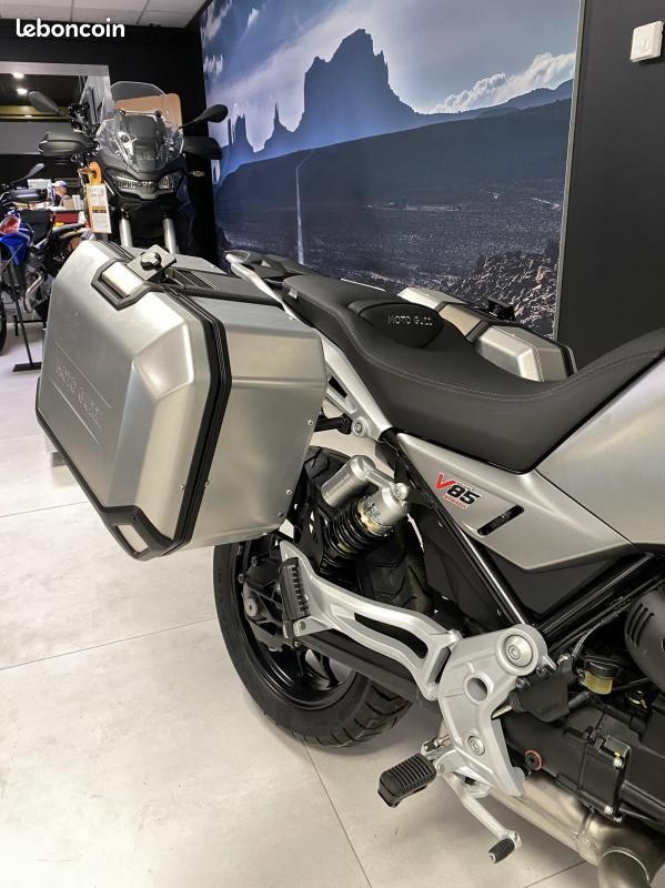 Moto Guzzi V85 TT 850 STRADA garantie 48mois valises + porte (image 2)