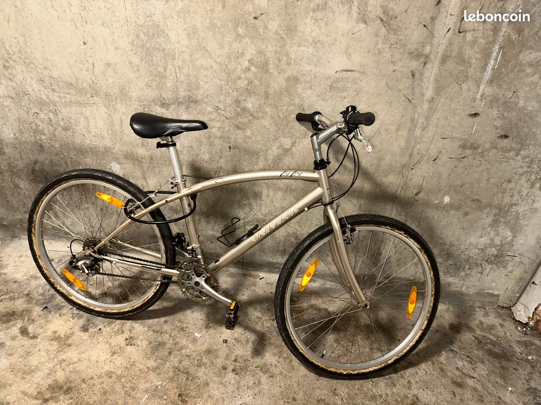 Vélo Univega léger et polyvalent (image 3)