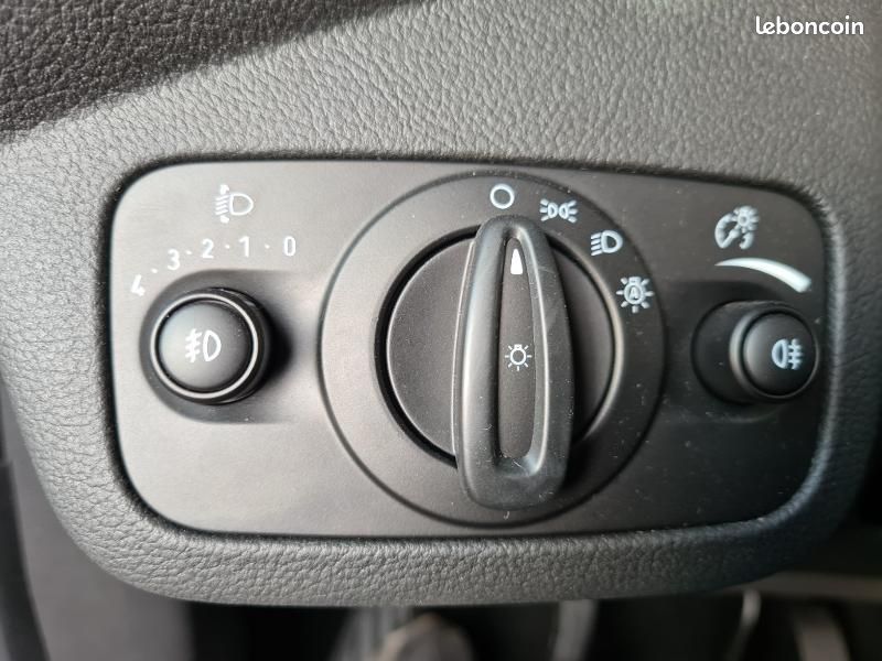 Ford C-MAX 1.5 TDCi 120 Titanium (image 8)