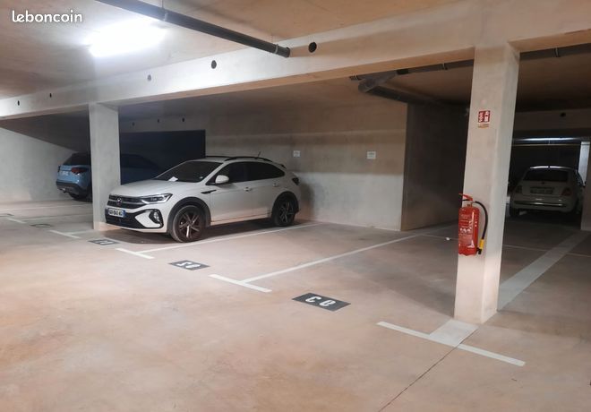 Place de parking sécurisé à 3min aéroport orly chez particulier avec logement