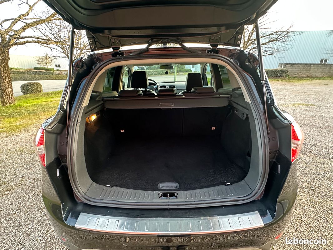 Ford Kuga 2.0 TDCi Titanium 163 CV 4x4 Très Bon Etat... (image 12)
