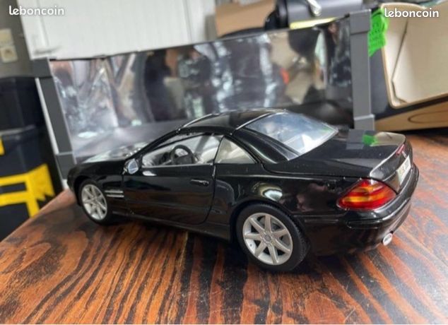 Miniature Mercedes 190 SL 1/18 Maisto SL Scheunenfund Avec Altersspuren