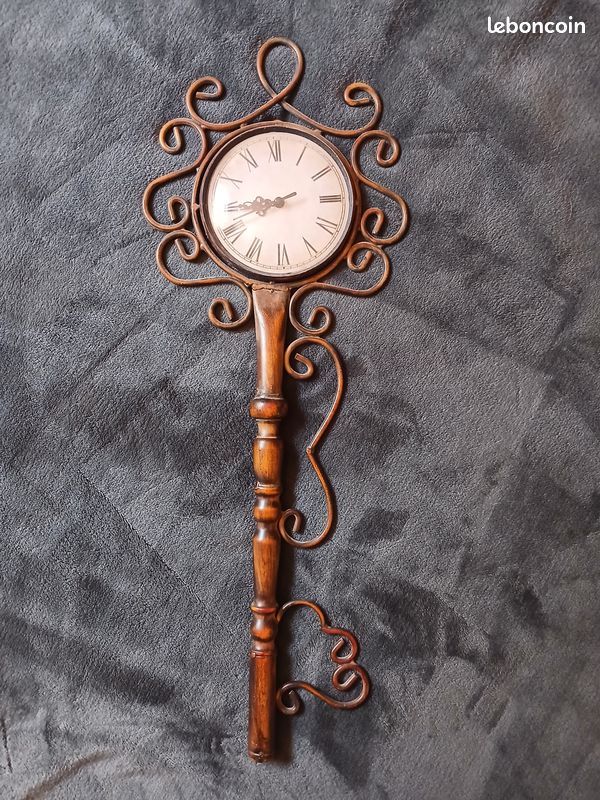 Horloge Murale Vintage En Cuivre – Forme Poêle Avec Clé De Remontoir, Mécanisme Fonctionnel