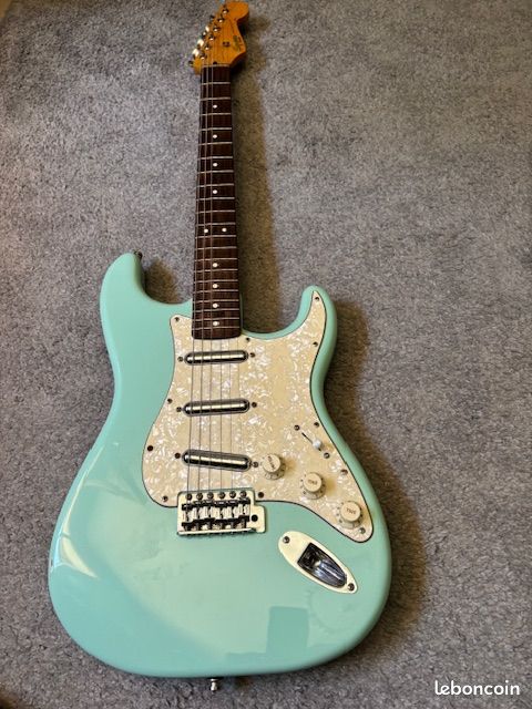 Sqier Surf Stratocaster (image 3)