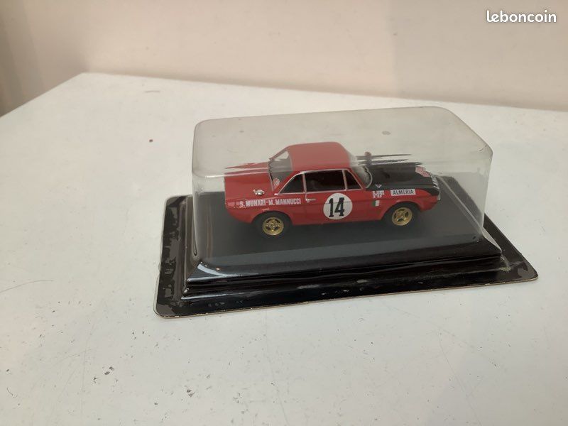 Miniature Lancia Fulvia HF 1972 Munari échelle 1/43 Neuve IXO