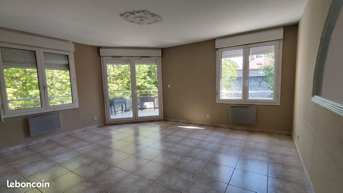 Immeuble 4 pièces 82 m² · à Grenoble · 82 m² · 250 000 €