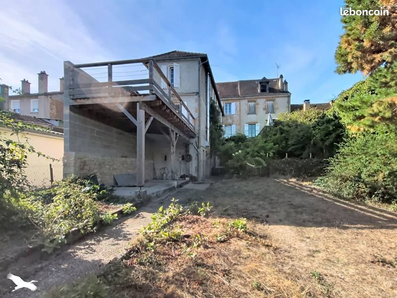 Immeuble 8 pièces 180 m² · à Excideuil · 180 m² · 186 000 €