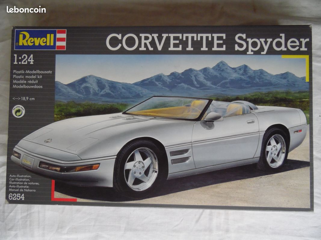 Vintage 1984 H-1203 1/25 Chevrolet Corvette Coupé Revell