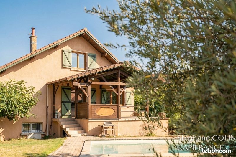 Maison 5 pièces 125 m² · à Charnècles · 125 m² · 312 000 €