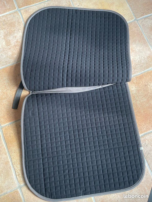 Tapis De Selle De Dressage Toklat Classic III – Blanc – Occasion (état Scolaire)